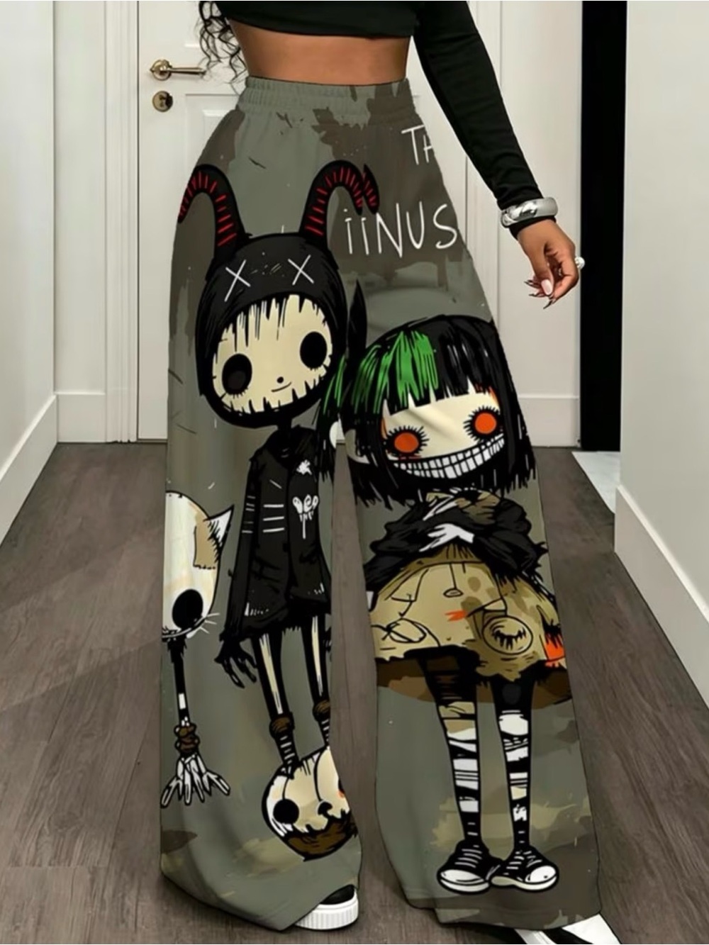Wide-Leg Graphic Pants in Army Green